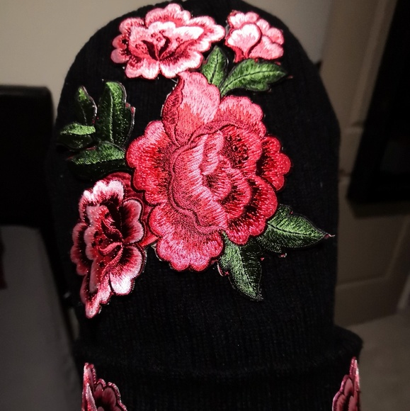 Flowering hat - Picture 2 of 3